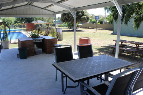 Alexandra Motor Inn Victoria Aus - Accommodation QLD 3