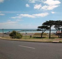 Portarlington Holiday Units  Pool - Accommodation QLD