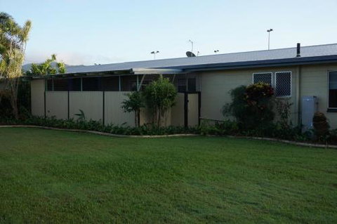 YAL Cairns A Motel That Makes A Difference - Accommodation QLD 1