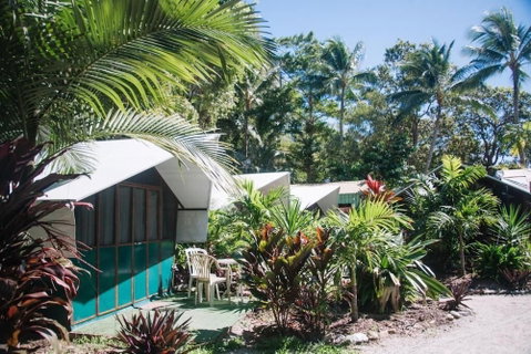 Dougies Backpackers - Accommodation QLD 0