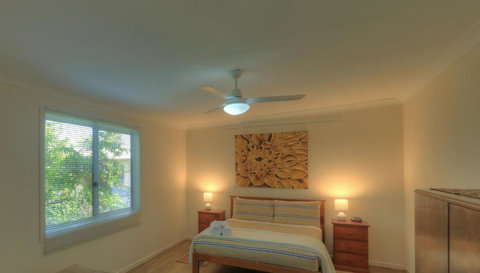 Village Stays Coldstream Gallery Bungalow - Accommodation QLD 5