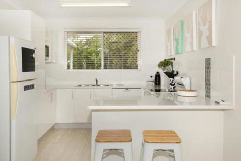 Unit 1 / 14 Tamarindus Street Marcoola Beach Pet Friendly 300 BOND Linen Supplied - Accommodation QLD 7