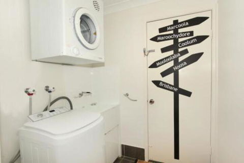 Unit 1 / 14 Tamarindus Street Marcoola Beach Pet Friendly 300 BOND Linen Supplied - Accommodation QLD 6