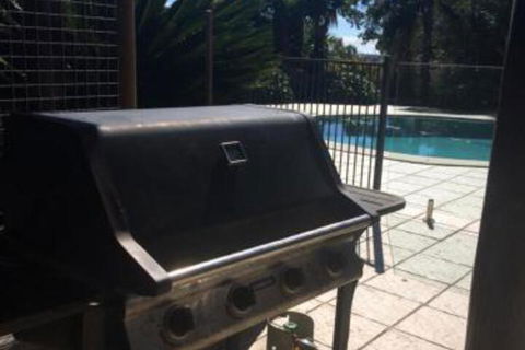 Takura Heights Modern Country Apartment With Pool Access - Accommodation QLD 3