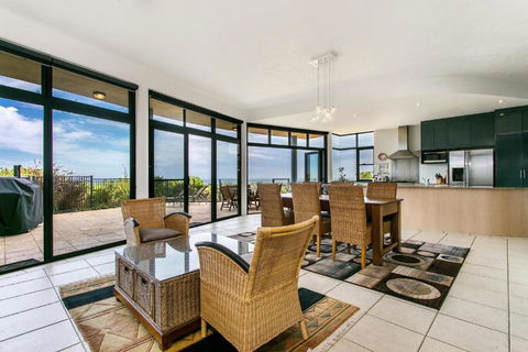 A SWEET ESCAPE Above Byron - Accommodation QLD 6