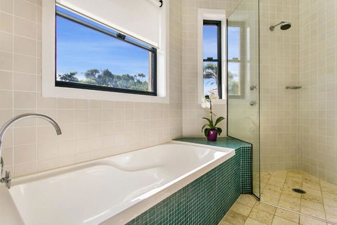 A SWEET ESCAPE Above Byron - Accommodation QLD 4