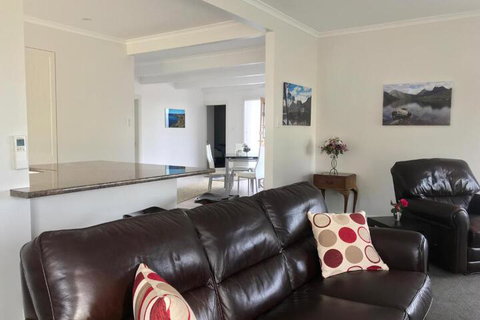 Seaside Retreat - Accommodation QLD 6