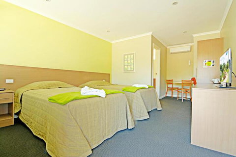 Heritage Hotel - Accommodation QLD 6