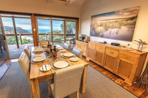 Sea Dragon Lodge & Villas - Accommodation QLD 7