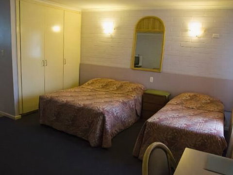 White Gum Motel - Accommodation QLD 2