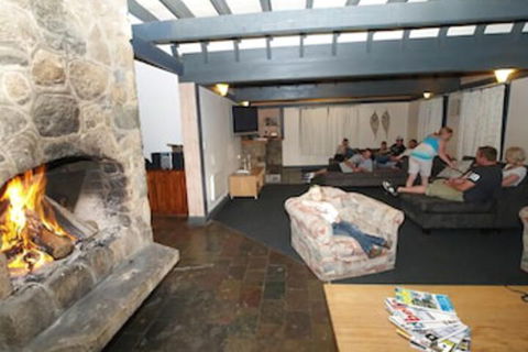 Habitat Chalet - Accommodation QLD 2