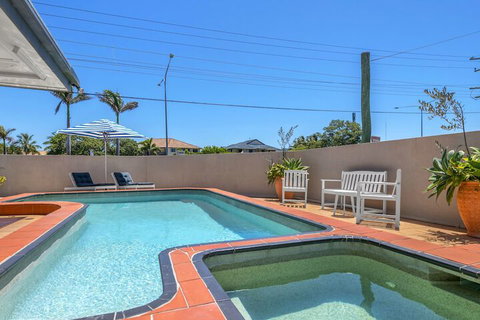 Camden Motor Inn - Accommodation QLD 4