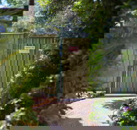 Highlander Motor Inn  Apartments - Accommodation QLD