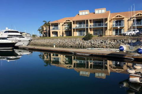 The Marina Hotel - Accommodation QLD 0
