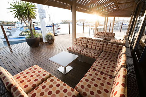 The Marina Hotel - Accommodation QLD 4