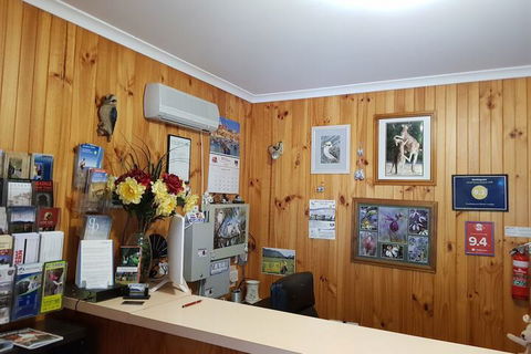 Kookaburra Motor Lodge - Accommodation QLD 1