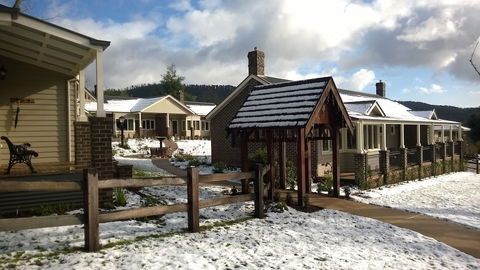 Marysville Garden Cottages - Accommodation QLD 2