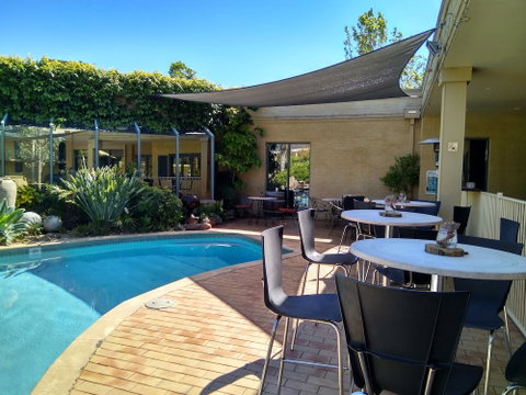 Madison Spa Motel - Adults Only - Accommodation QLD 2