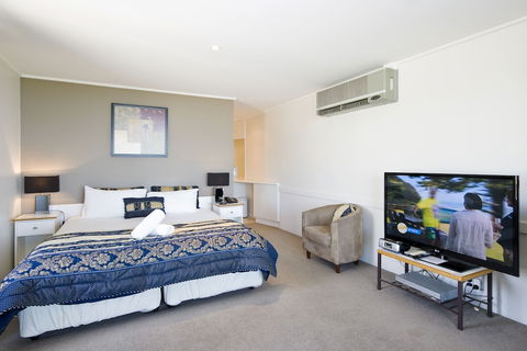 Sandridge Motel - Accommodation QLD 4