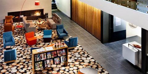 East Hotel - Accommodation QLD 3