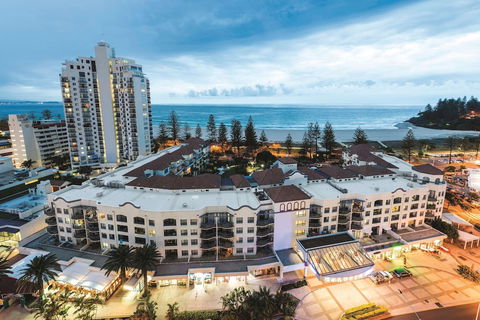 Oaks Gold Coast Calypso Plaza Suites - Accommodation QLD 0