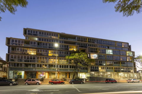 IStay Precinct Adelaide - Accommodation QLD 4