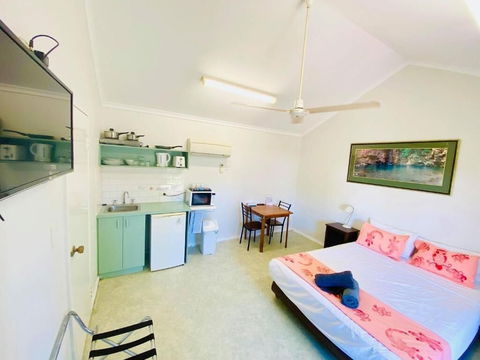 Kununurra Lakeside Resort - Accommodation QLD 6