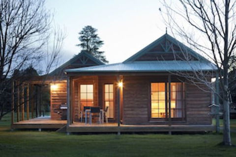 Beechworth Cedar Cottages - Accommodation QLD 0