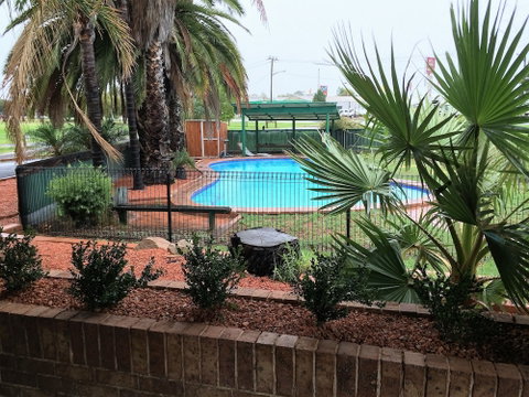 Town & Country Motor Inn Forbes - Accommodation QLD 2