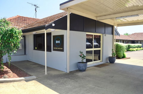 Bathurst Motor Inn - Accommodation QLD 3
