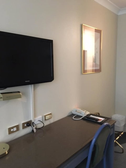 The Select Inn Penrith - Accommodation QLD 3