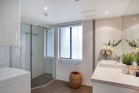 Pacific Resort Broadbeach - Accommodation QLD 4