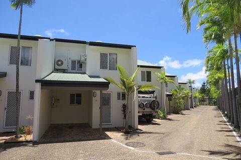 The Shores Holiday Apartments - Accommodation QLD 2