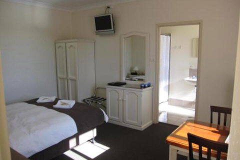 Aussie Settler Motel - Accommodation QLD 4