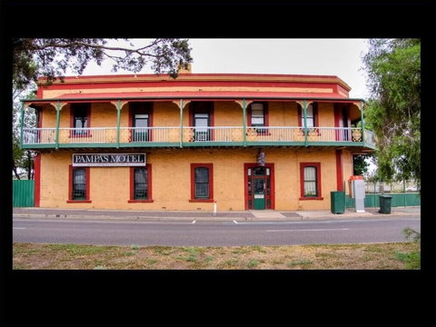 Pampas Motel - Accommodation QLD 1