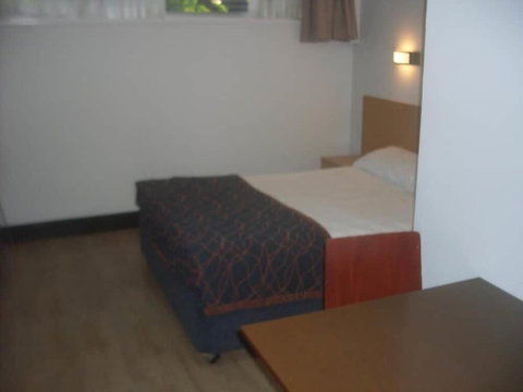 Airway Motel - Accommodation QLD 6