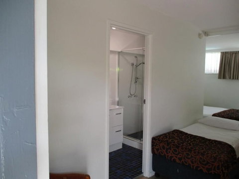 Airway Motel - Accommodation QLD 4