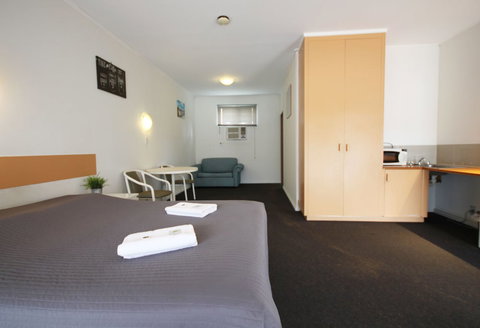 Melaleuca Lodge - Accommodation QLD 3