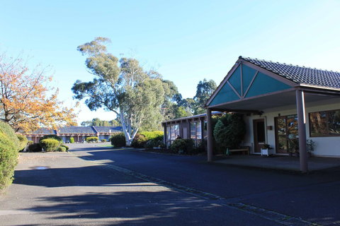 Melaleuca Lodge - Accommodation QLD 2