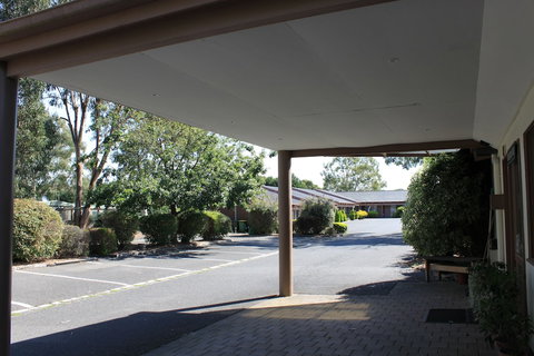 Melaleuca Lodge - Accommodation QLD 1