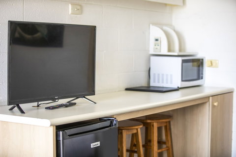 The Mulgrave Motel - Accommodation QLD 3