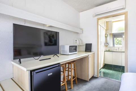 The Mulgrave Motel - Accommodation QLD 6