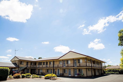 Lilac City Motor Inn & Steakhouse - Accommodation QLD 3
