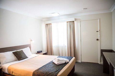 Lilac City Motor Inn & Steakhouse - Accommodation QLD 6