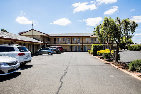 Lilac City Motor Inn & Steakhouse - Accommodation QLD 1