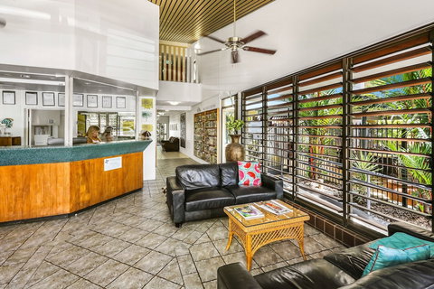 Cascade Gardens - Accommodation QLD 4