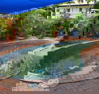 Coconut Grove Holiday Apartments - Accommodation QLD