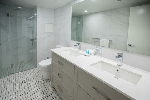 Miami Beachside Holiday Apartments - Accommodation QLD 6