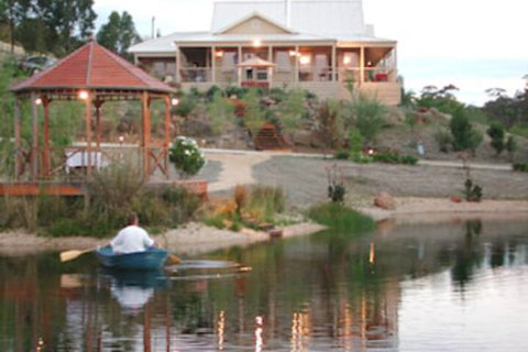 Blue Cliffs Retreat - Accommodation QLD 0