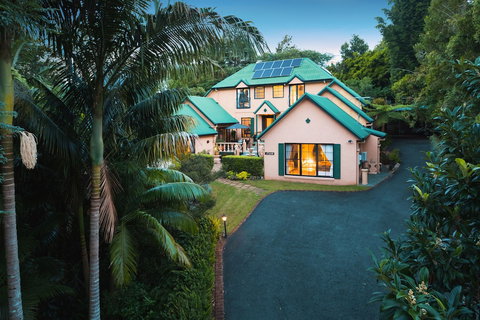 Villa Della Rosa Bed & Breakfast - Accommodation QLD 1
